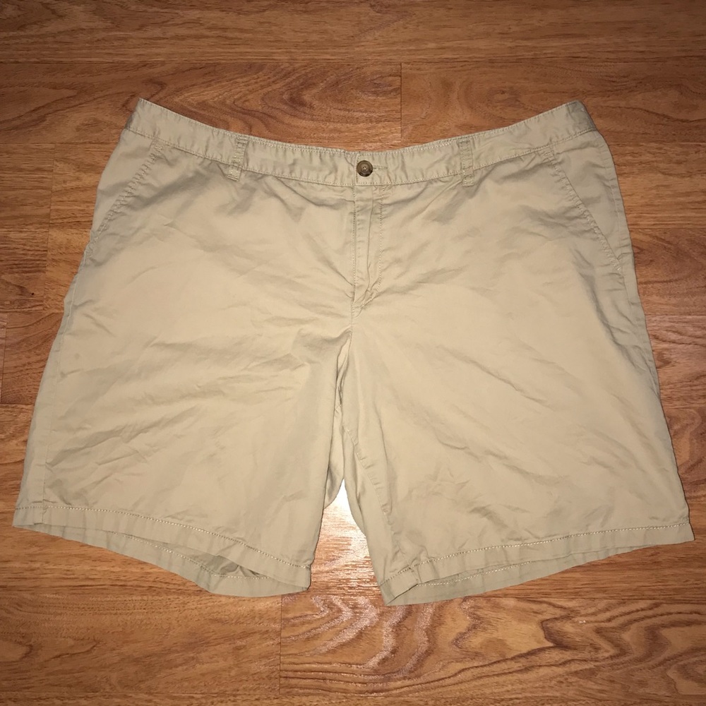 Merona Khaki Shorts Size 18
